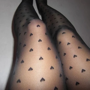 Strumpbyxor - Lånad bild! Ett par strumpbyxor som ja köpte på Instagram av en tjej, oanvända pga för korta för mig :( superfina och har inga hål eller annat💕