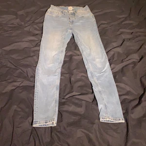 Lager 157 jeans  - Tajta stretchiga lager jeans som är för små för mig. Knappt använd. Köpta för 300kr. 