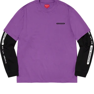 Supreme shirt - Den släpptes week 3 2021. Den är helt oanvänd. Storlek L kvitto finns. Fler bilder kan fixa om det behövs. 