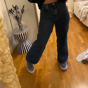 Weekday jeans ace  - Fina weekday jeans i modellen ”Ace”. Storlek 30/30. Använda fåtal gånger. Köparen står för frakten