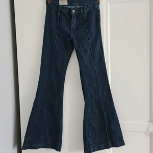 Ralph Lauren jeans  - Jättesnygga bootcut Polo Ralph Lauren jeans. Köpta secondhand och är i jättefint skick. Säljer pga de är för små. Frakt tillkommer 💓