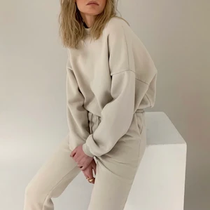 LXA set- helt nytt - Helt nytt- Sweatshort och sweatpant- Beige 🤎                               Storlek S på båda, prutat och klart 