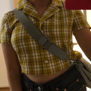 90s skjorta clueless  - Clueless liknande gul skjorta