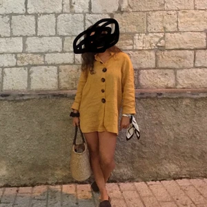 Linneklänning linneskjorta från zara - En brun linneklänning/linneskjorta från zara i storlek s. Inte använd mycket