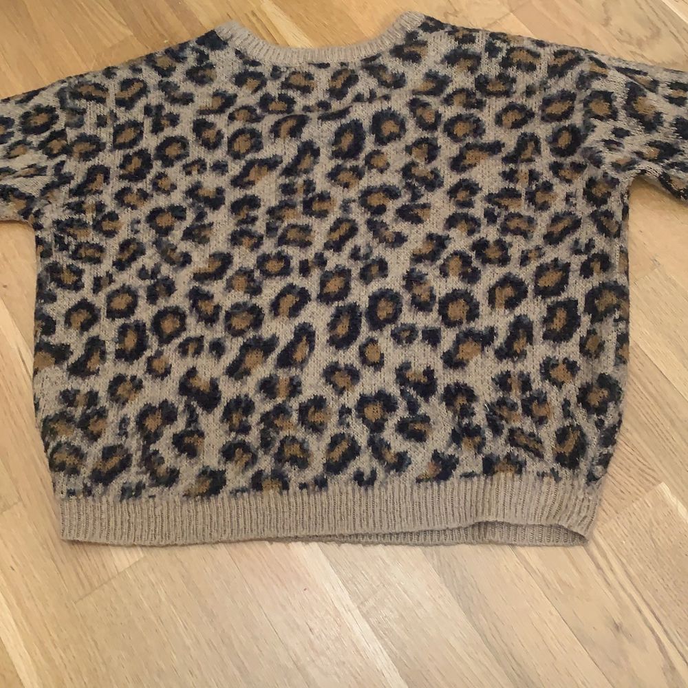 Leopard tröja - H&M | Plick Second Hand
