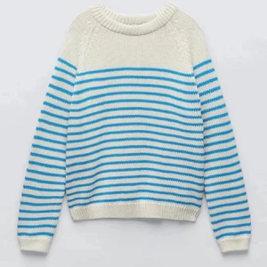 Randig tröja zara - Säljer denna populära slutsålda tröjan från zara som jag tyvärr inte fått användning för. Så fin och oanvänd med lappen kvar💙🤍 (flera intresserade så vi kör budgivning) köp direkt 450kr