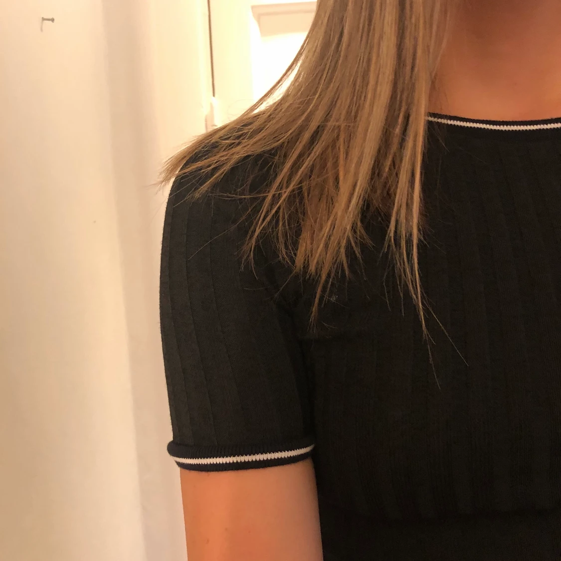 Svart ribbad klänning - 91