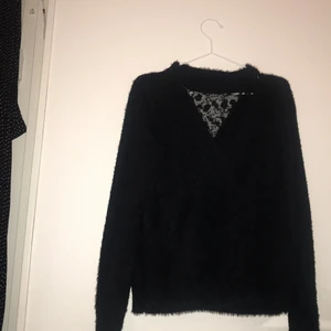 Tröja från Pieces - Denna fina tröja har jag inte hunnit använda förutom provat i butik. Den är otrolig skön och i storlek M. 