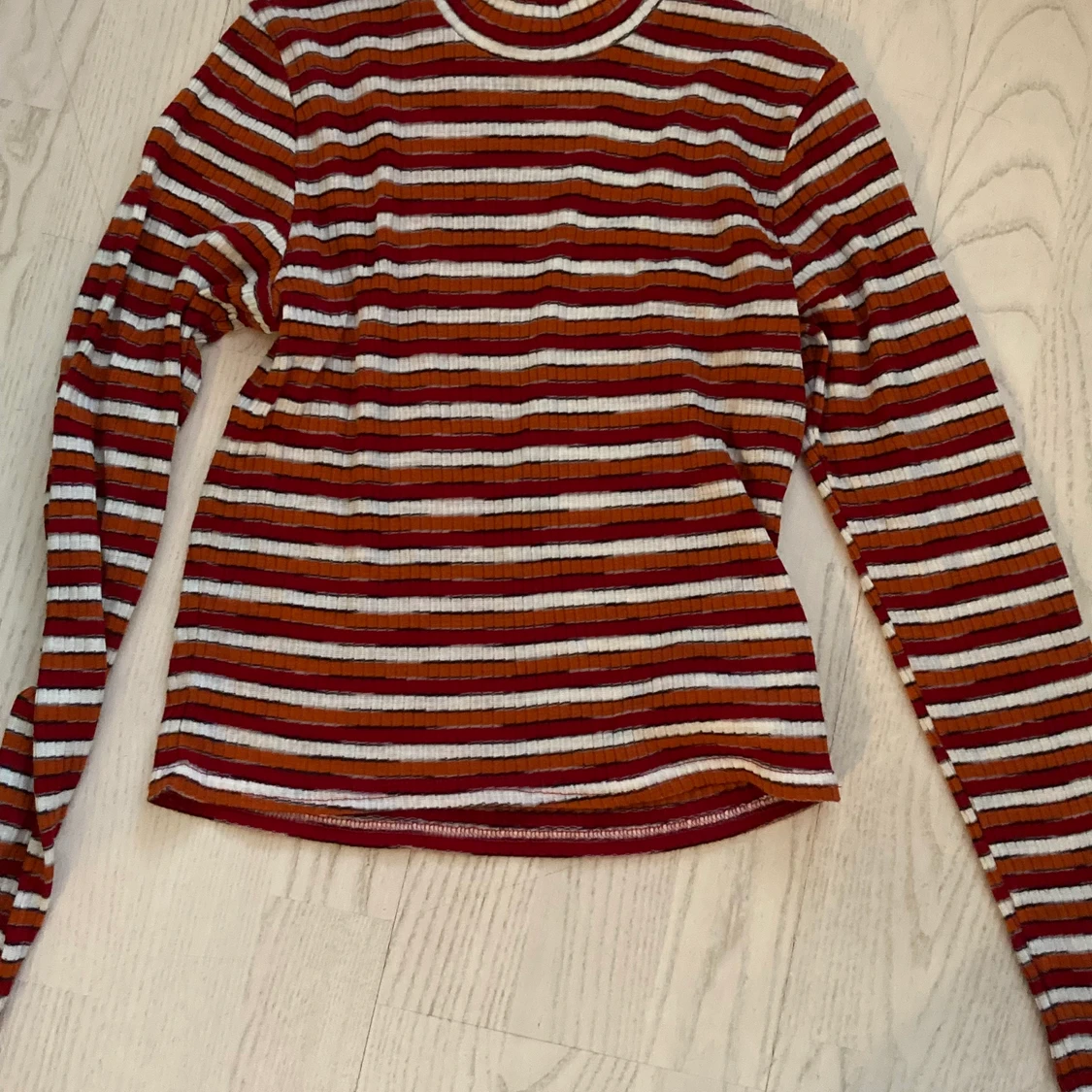 Tunn randig polotröja - 90