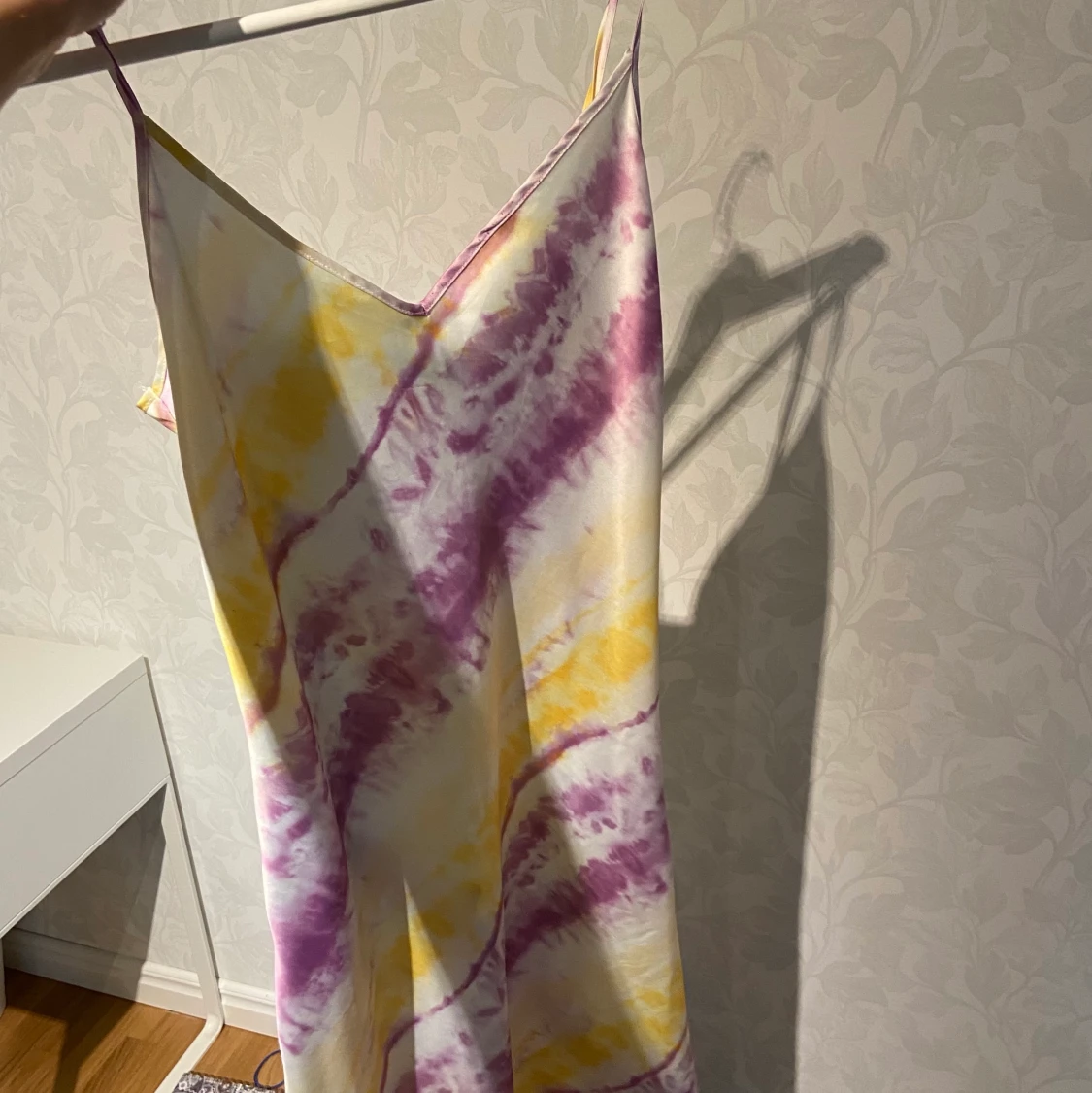 Satin klänning  - 90