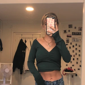 brandy tröja - jätte söt grön tröja från brandy melville