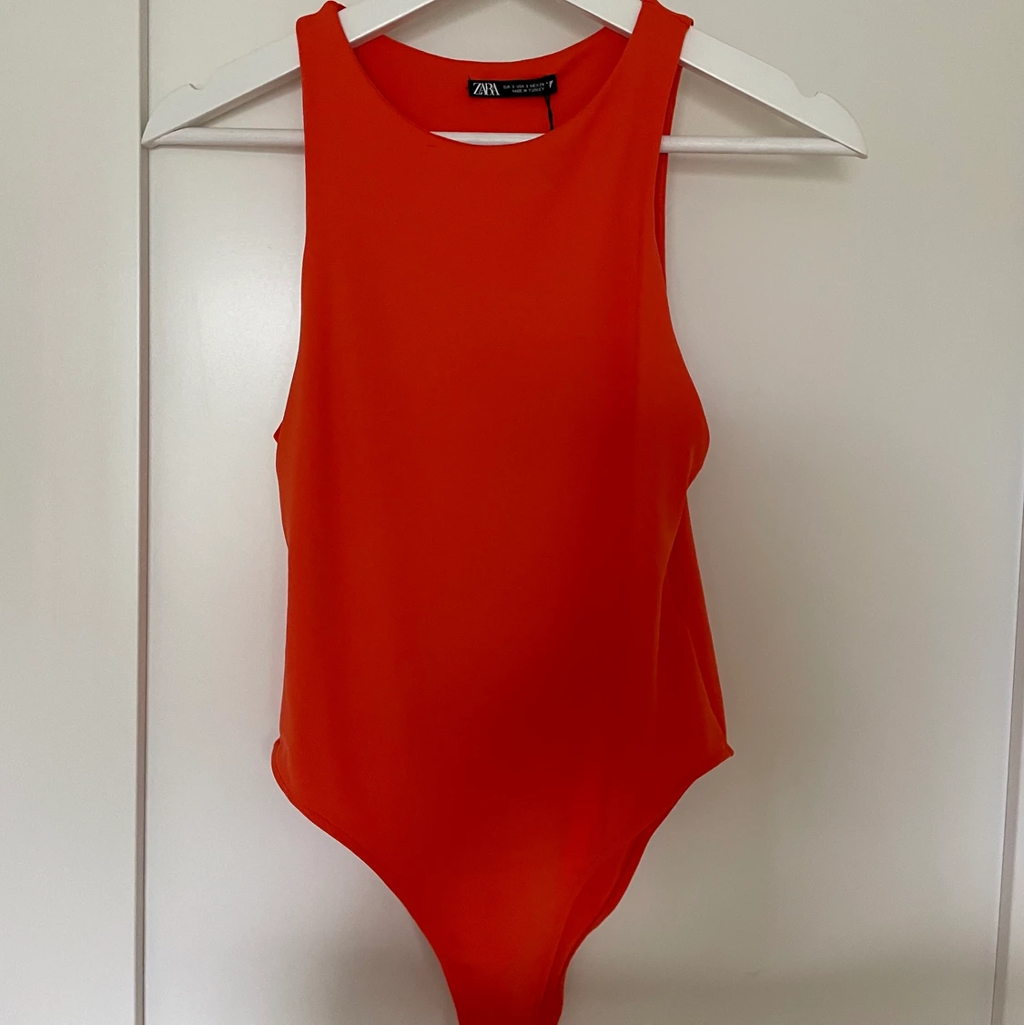 Orange body från Zara strl S - 90