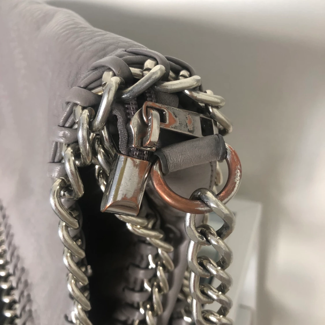 Grå väska TIAMO - 90