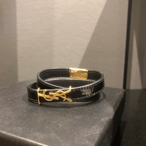 YSL armband - Såså fint armband från YSL, som tyvärr inte kommer till användning längre - är såklart äkta💞 