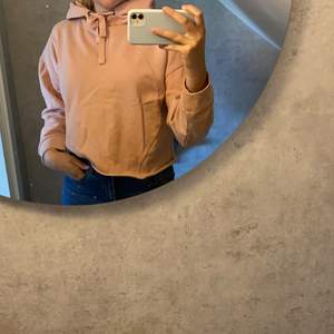 Ljusrosa hoodie från lager 157