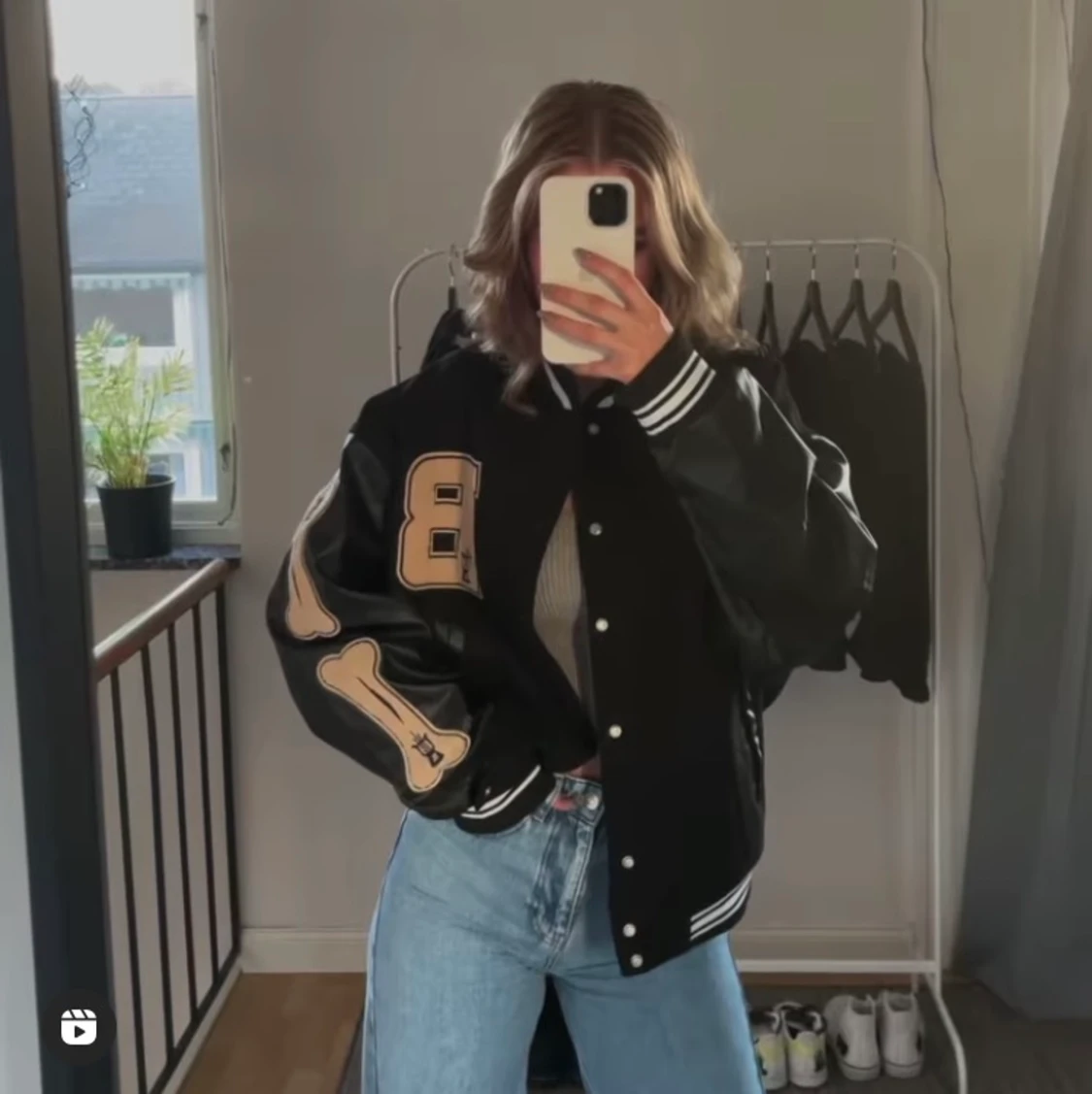 svart basketball jacket