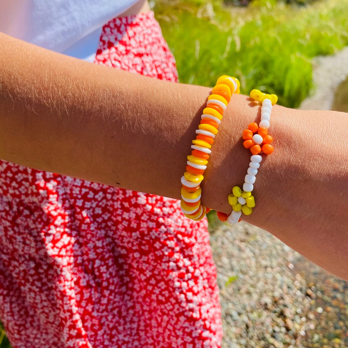 Färgglada sommararmband!🌼🌿