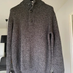 Stickad Långarmad Tröja  - Skriv för mer info o frågor :)