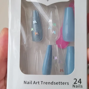 Oöppnade lösnaglar - Plasten är obruten. Frakt 14:-