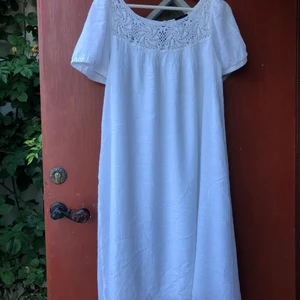 Vintage broderad klänning - Retro klänning i M, super gullig och skön. 