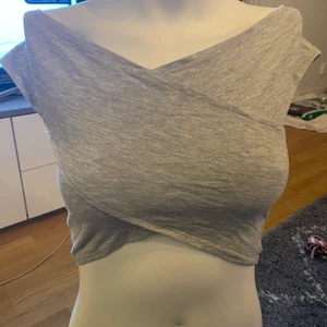 Omlott linne - Offshoulder linnea 