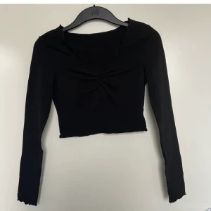 Tröja - Fin tröja. Hör av dig för fler bilder