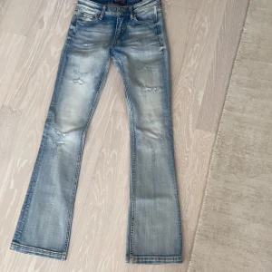 Crocker bootcut jeans low waisted - Så himla snygga jeans men för korta för mig, strl 25/31💕 lågmidjade