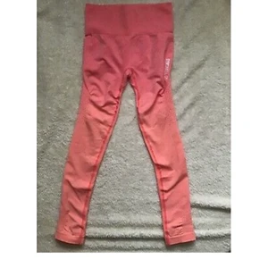 Gymshark tights - Säljer mina superfina gymshark ombre seamless tights i storlek Xs, färg peach/coral. Säljes pga gått upp i vikt.
