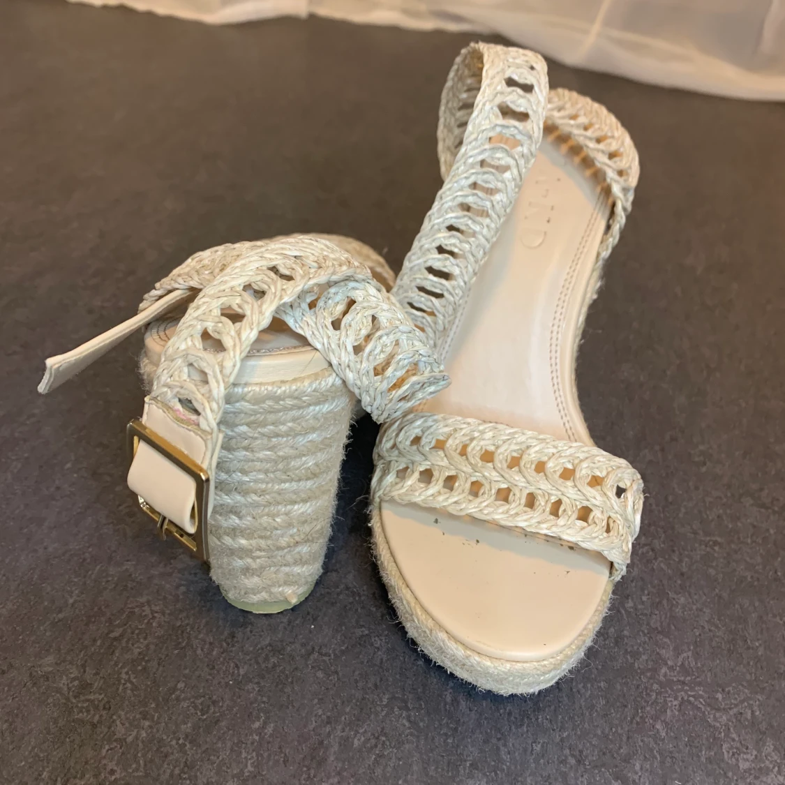 Kilklack i storlek 36 đž