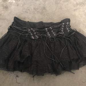 så fin kjol från extreme. jag använde den som lågmidjad och då var den rätt så kort. priset inkl frakt.