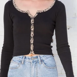 snygg yk2 topp - säljer denna top eftersom jag aldrig använder🤎🤎