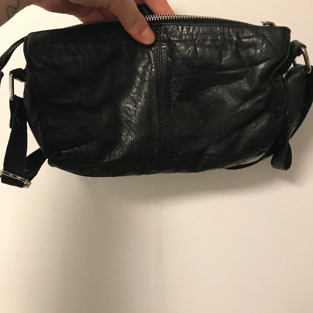 Beautiful leather Nunoo bag, worn a few times! 200 kr + shipping ❤️. Väskor.