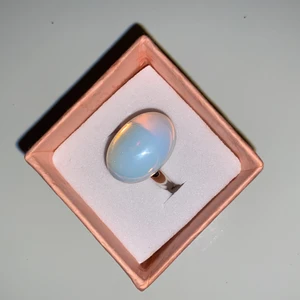 OPAL RING 💍 - Den här kommer in 10 mars till min shop 🦋 madebynora.se (samma namn på Instagram) ✨💕