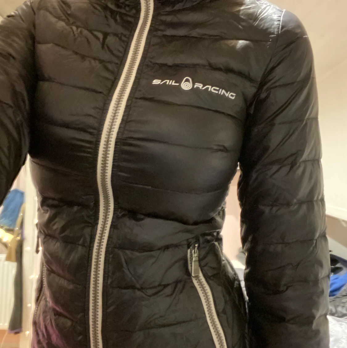 Svart tunn dunjacka  - 90