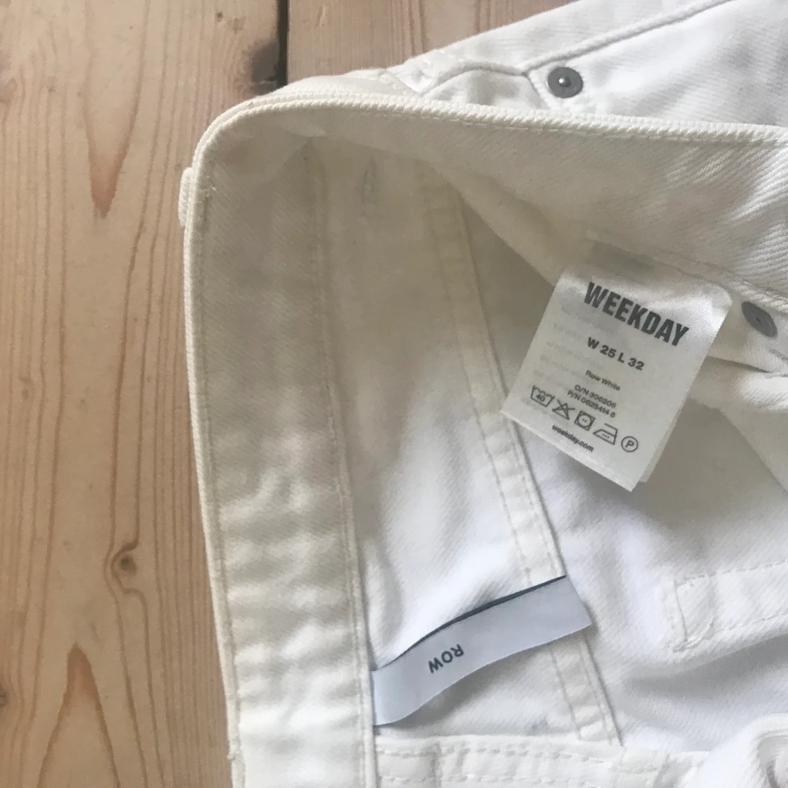 Weekday jeans row W25 L32 - 91