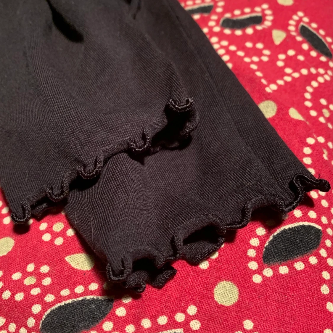 Svart cropad långärmad topp, strl S - 90