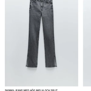 Jeans zara - Gråa jeans med slit från zara, storlek 36, använda en gång men de var alldeles för långa på mig som är 158 cm lång💕