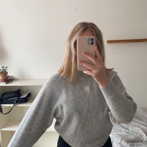 HM tröja storlek:S 60:kr  - Andvänd 1 gång men passar inte mig tyvärr🌸 skriv för intresse av köp 