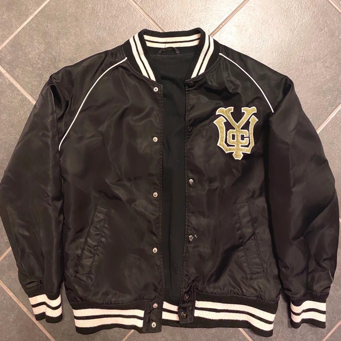 Svart Varsity jacka