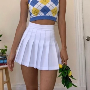 Tennis-skirt - Säljer denna fina kjolen då den inte fått någon användning. Ni står för frakt!