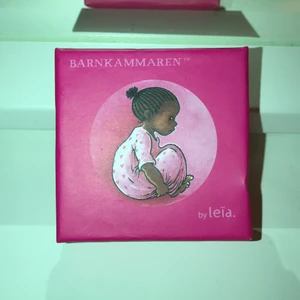 Halsband - Oanvänt halsband! Super fint. Finns i guld också. Skriv för fler bilder. 