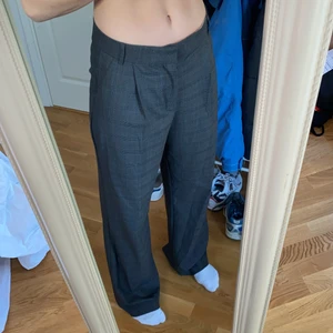 Kostymbyxor - Rutiga kostymbyxor från Zara, ändats använda en gång 