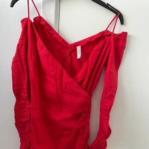 Bec& bridge dress  - Australisk brand dress, super nice fit on. Small size