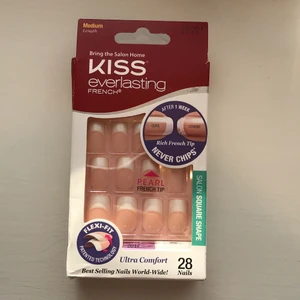 Lösnaglar - 28 lösnaglar helt oanvända, lim och verktyg till naglarna medföljer, 💕❤️ 25kr+12 kr frakt