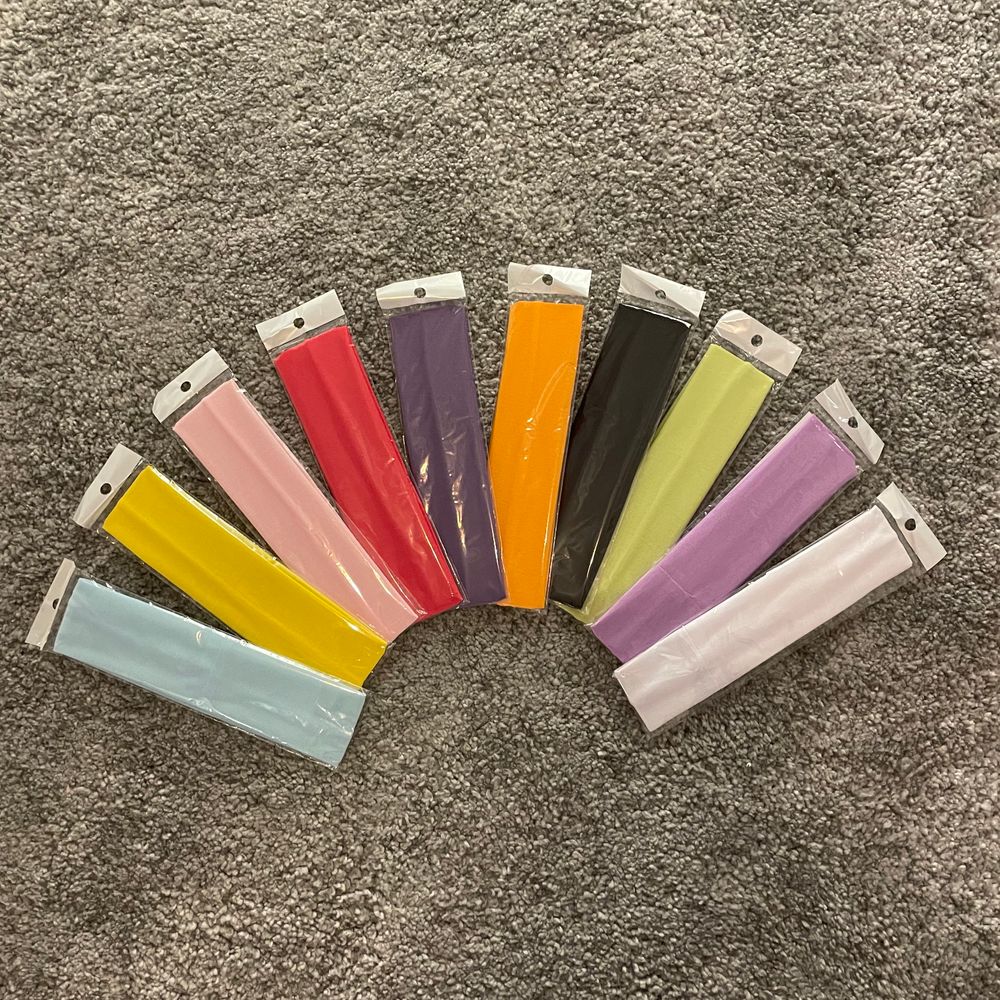 Super gulliga hårband att styla håret med!!🥰Köpta på Shein men passade inte så bra på mig😔❤️Tänkte kanske 10kr/st?👍✨💖de är tunna och sköna men de ljus färgerna är lite see trough❤️Materialet är jätte skönt efter användning då det blir varmt av håret hah☺️Frakten går på 12kr☺️👍🛑SÅLDA: GRÖN, LJUS LILA, VIT, SVART, RÖD, MÖRK LILA, BLÅ, ROSA🛑. Accessoarer.