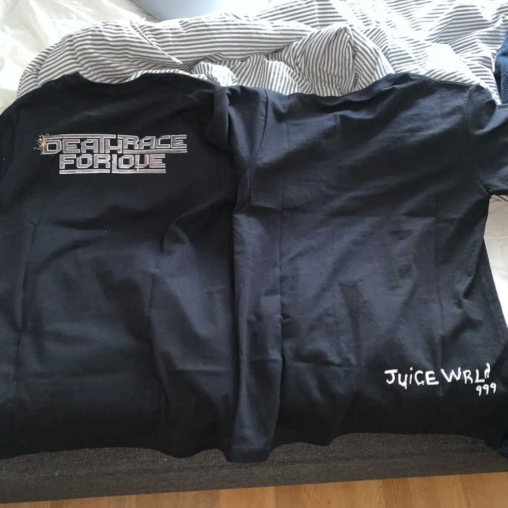 Säljer två oanvända Juice Wrld tröjor i storlek S             Säljer pga för små                                                           Buda på!. T-shirts.