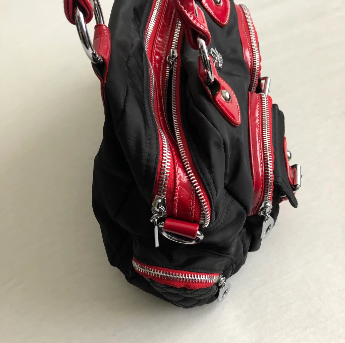 Röd/Svart handväska - 90