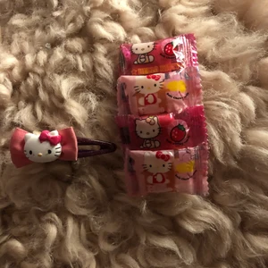 Hello Kitty hårspännen  - Hello Kitty hårspännen från Thailand:)