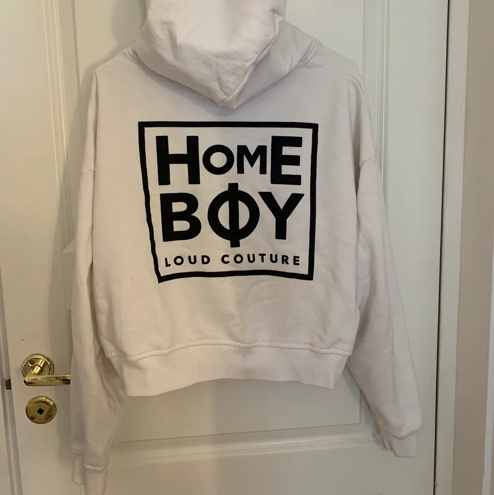 Superfrän homeboy hoodie, något croppad modell. Lite använd men i superfint skick!🥰💕🌸. Hoodies.