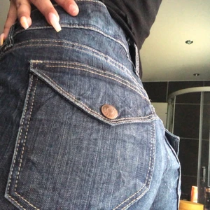 Y2k jeans  - Säljer mina fina lågmidjade jeans ( utsvängda ) eftersom dem kommer tyvärr inte till användning  💓